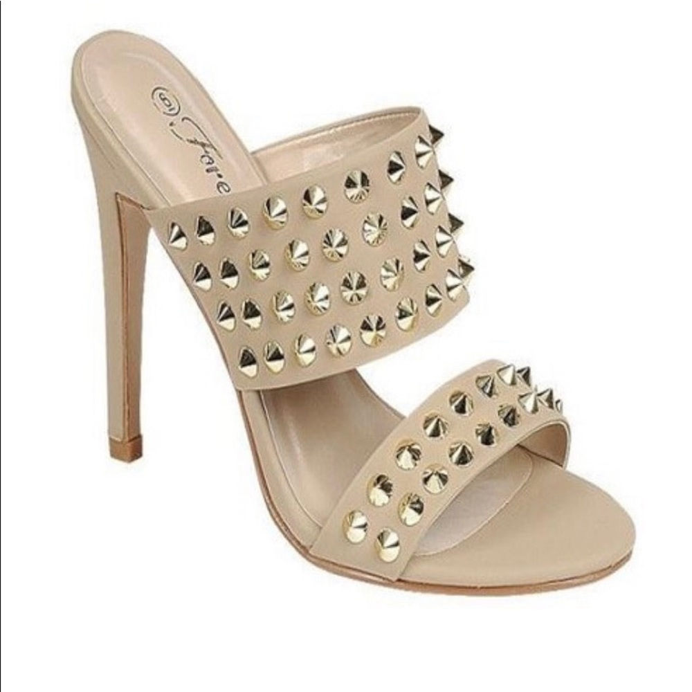 Crème Studded Mule